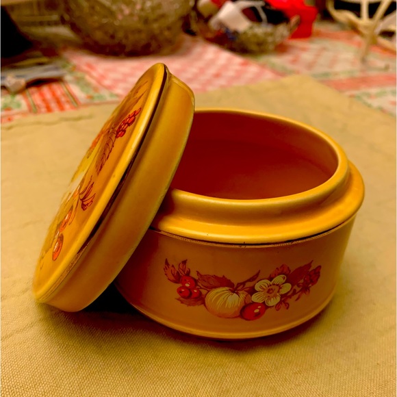 Sadler England Vintage Porcelain Gold Trinket box - Picture 1 of 5